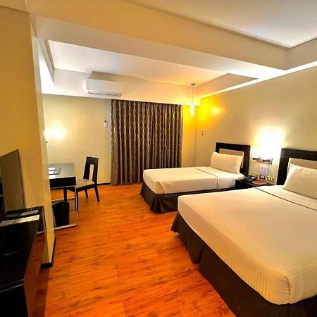 Mallberry Suites Business Hotel Кагаян-де-Оро Экстерьер фото