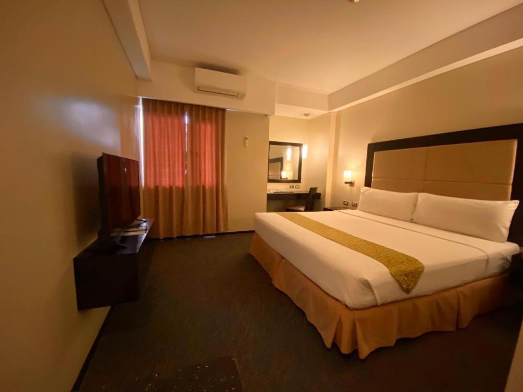 Mallberry Suites Business Hotel Кагаян-де-Оро Экстерьер фото