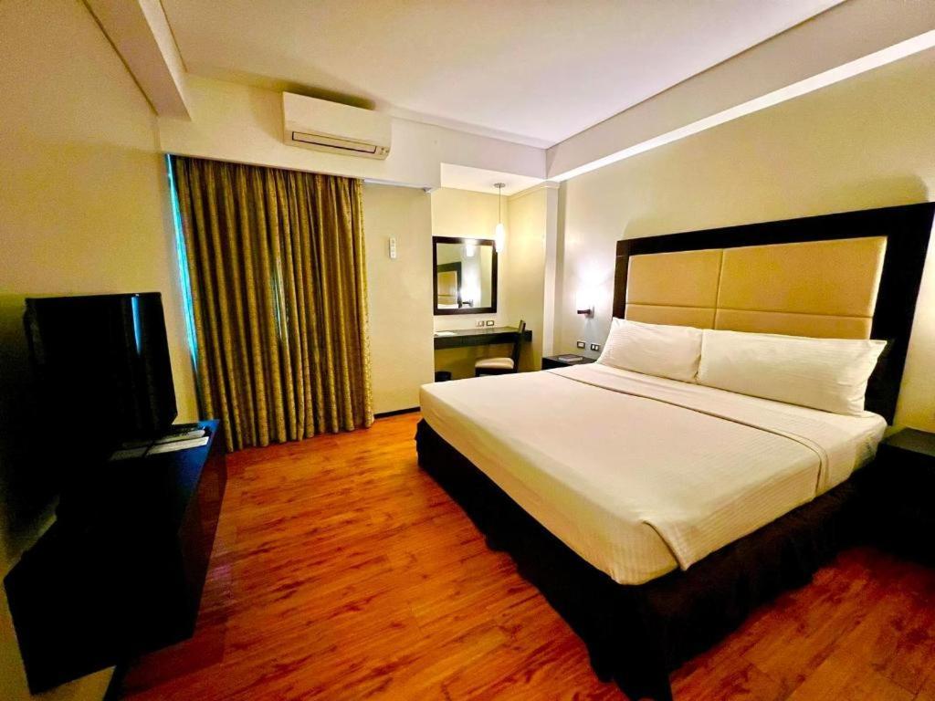 Mallberry Suites Business Hotel Кагаян-де-Оро Экстерьер фото