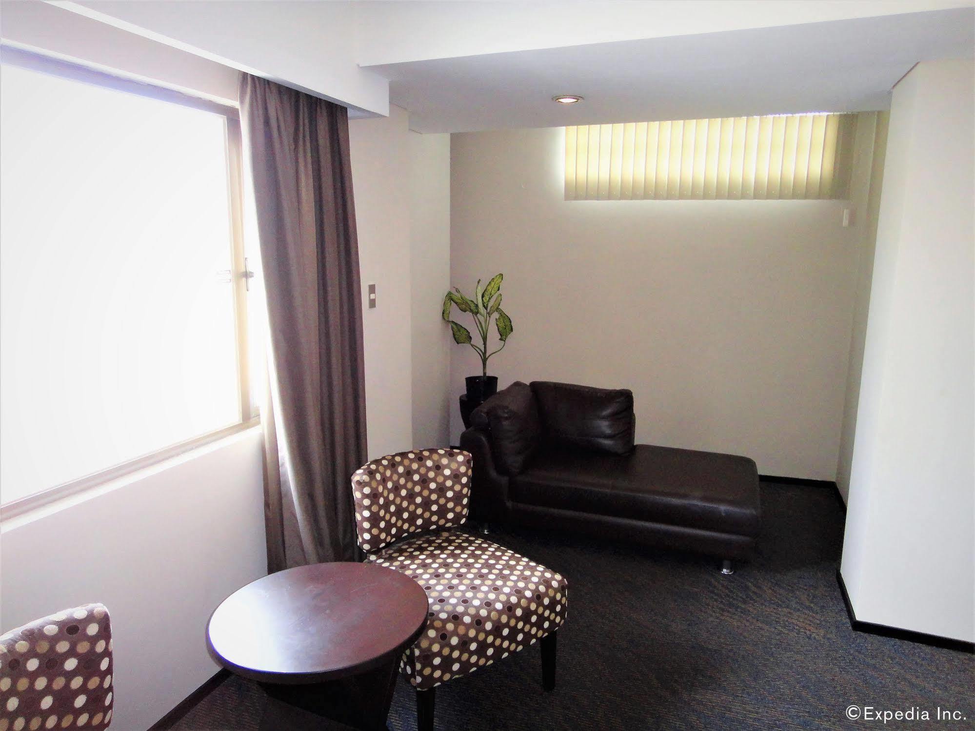Mallberry Suites Business Hotel Кагаян-де-Оро Экстерьер фото
