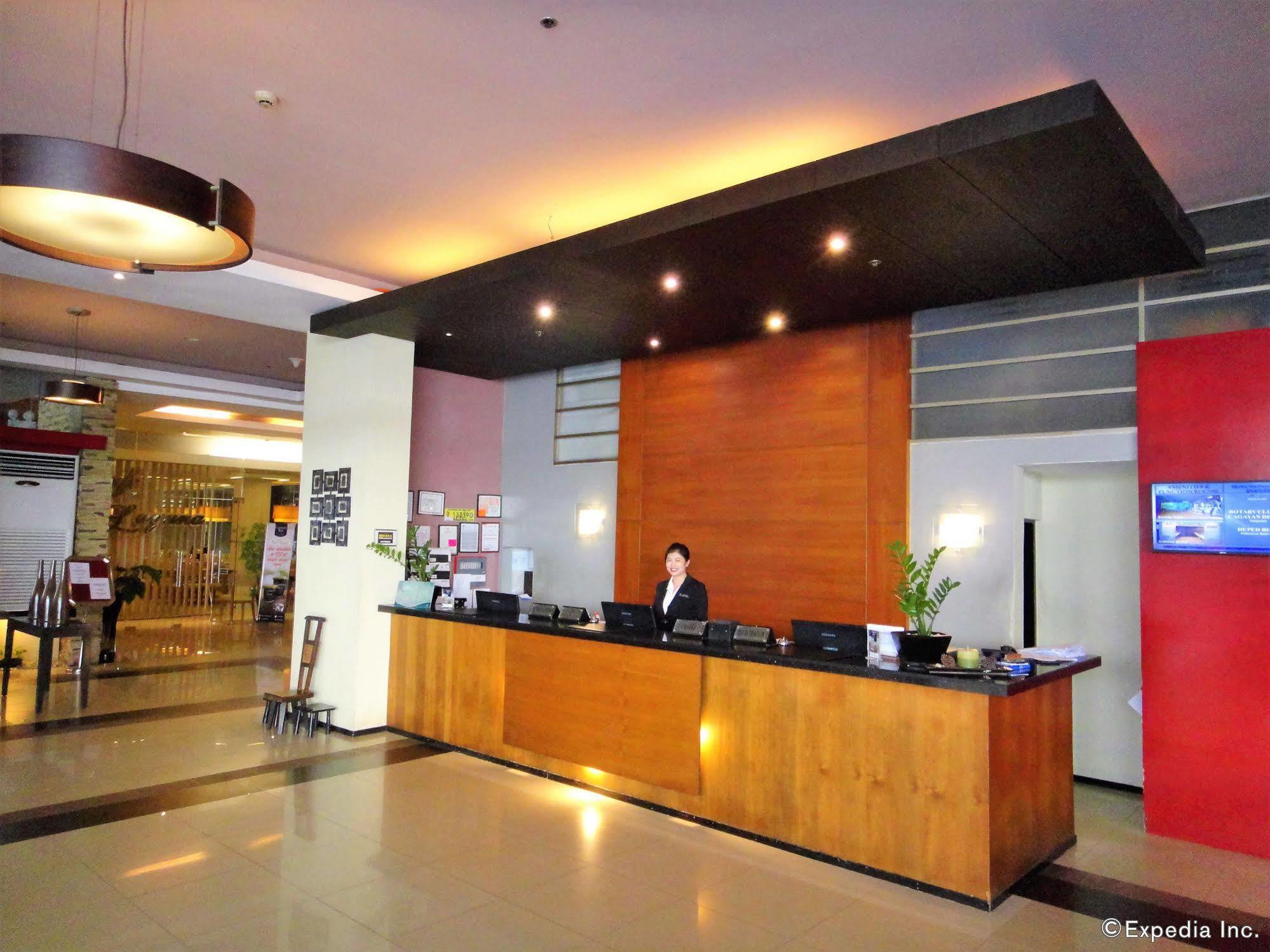 Mallberry Suites Business Hotel Кагаян-де-Оро Экстерьер фото